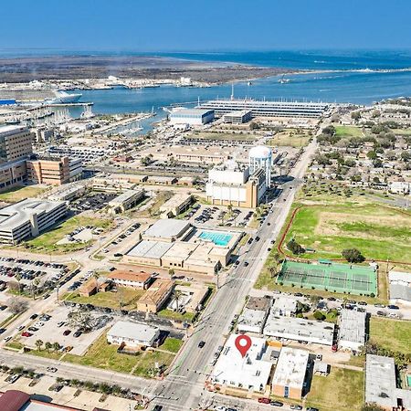 Pink Flamingo Studio Apartment Galveston Exterior photo