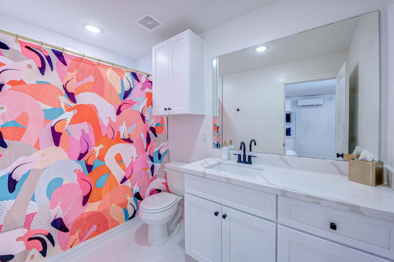 Pink Flamingo Studio Apartment Galveston Exterior photo