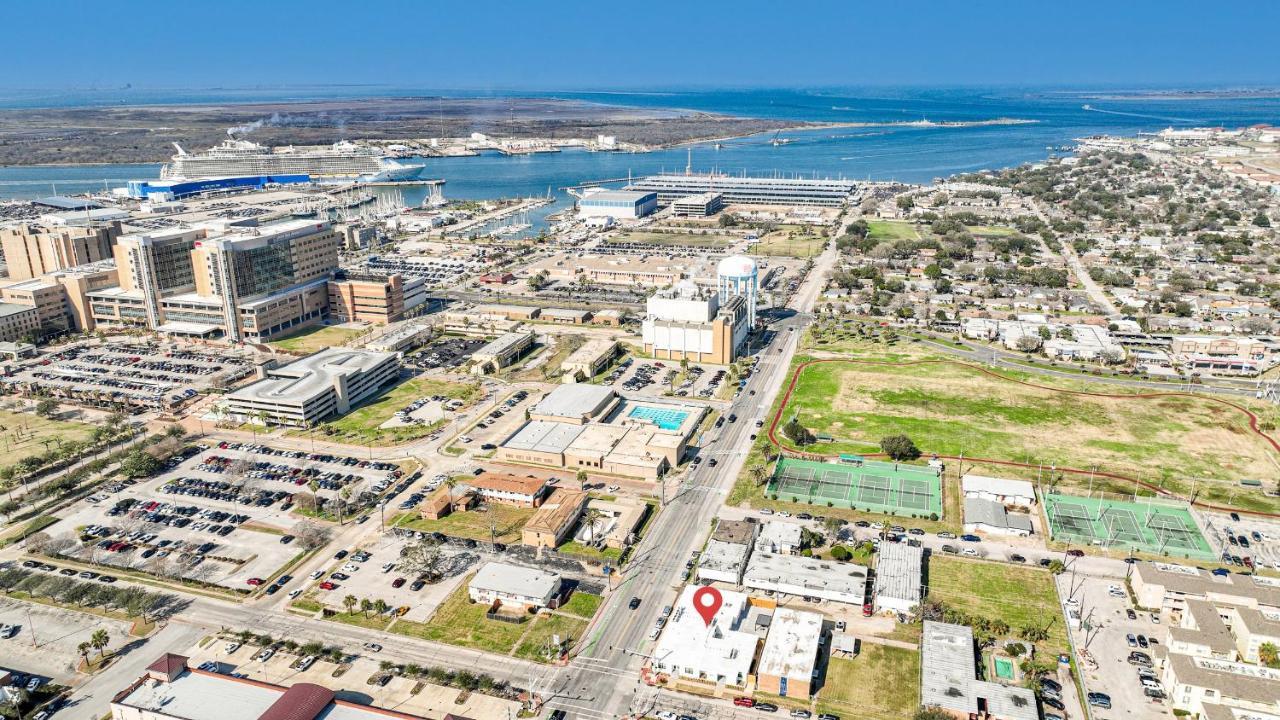 Pink Flamingo Studio Apartment Galveston Exterior photo